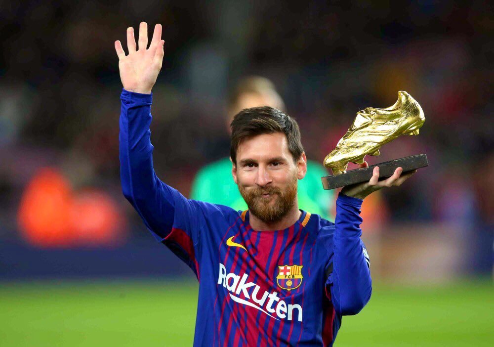 Messi sở hữu 6 chiếc giày vàng