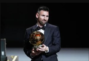 Messi Chính Thức Trở Thành Chủ Nhân Của Quả Bóng Vàng Lần Thứ 8