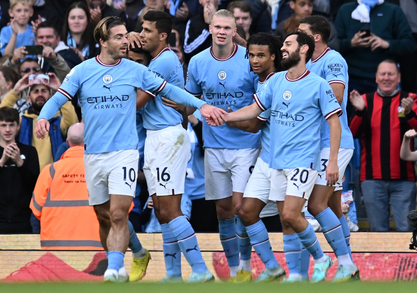 Man City vẫn duy trì sức mạnh đáng kinh ngạc