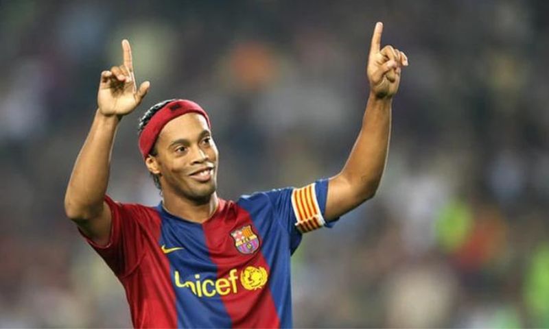 Top 5 những pha bóng kỹ thuật của Ronaldinho