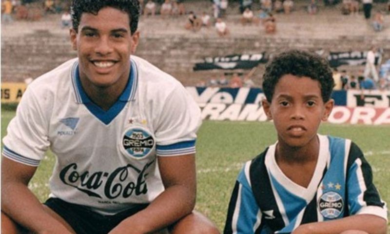 Những ảnh hưởng từ việc Ronaldinho bị bắt