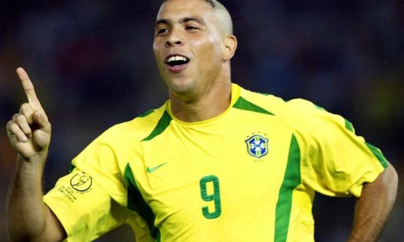 Ronaldo béo bao nhiêu tuổi?