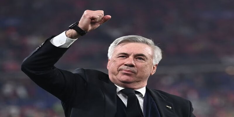 Carlo Ancelotti nhận được sự mời gọi từ nhiều CLB lớn